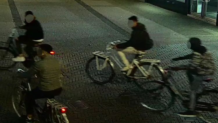 Zwolle - Gezocht - Groep jongens mishandelt 18-jarige